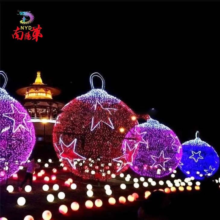 Large Led Christmas Balls